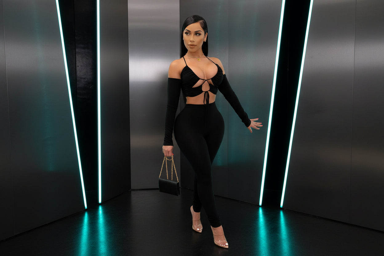 Outfit With Long Sleeves And Strapless Straps Millzgotswaggshop